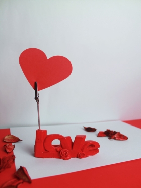 Kırmızı Love Yazılı Fotoğraf Tutucu Sevgiliye Not Tutucu Notluk-817-Small